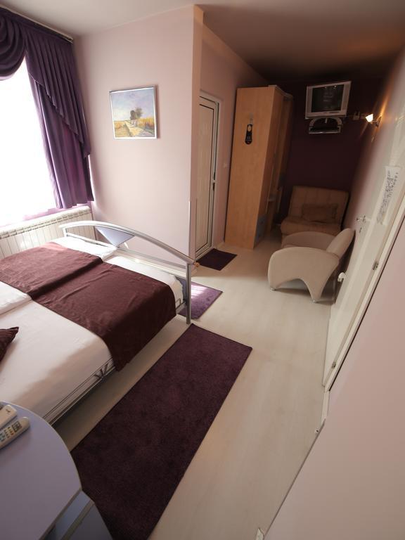 Hotel Zeneva Kragujevac Værelse billede