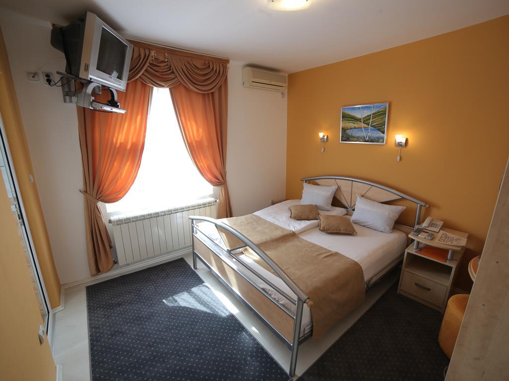Hotel Zeneva Kragujevac Værelse billede