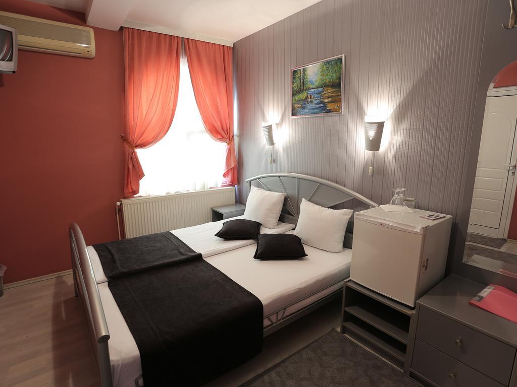 Hotel Zeneva Kragujevac Eksteriør billede